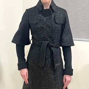 Absolutely gorgeous fitted a-line coat with a belt